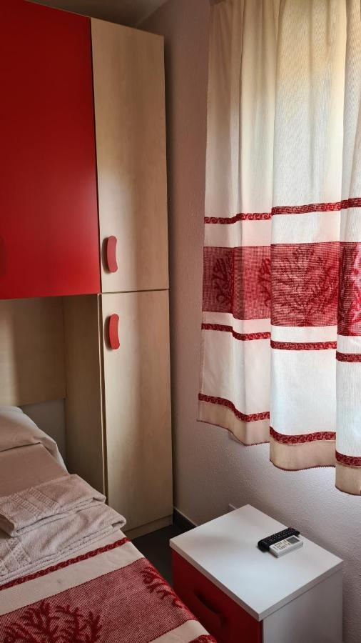 Red & Blue Rooms Ольбия Экстерьер фото